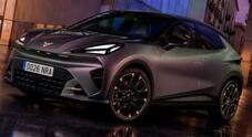 Cupra svela Raval, la compatta elettrica tecnologica e dal design originale. Alvertice la versione VZ da 166 kW (226 cv)