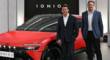 Hyundai Ioniq 3, il crossover EV su misura per l'Europa svelato al Milano Design Week. Presente anche il ceo Munoz
