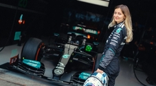 Donne a caccia della F1, Doriane Pin si candida per un Gp. La pilota francese ha guidato la Mercedes W12 di Hamilton