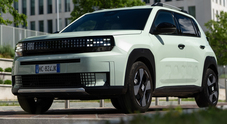 Fiat allarga la famiglia Grande Panda con la versione Turbo 100 con il cambio manuale