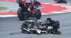 Alex Marquez e Zarco, paurosi incidenti a Barcellona. Piloti all'ospedale, Di Giannantonio vince la gara