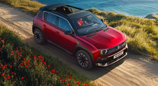 Renault 4 E-tech Electric Plein Sud, la libert&agrave; di godersi il vento nei capelli ad emissioni zero