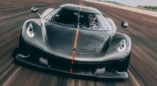 Koenigsegg Jesko Absolut, la pi&ugrave; veloce nell'accelerazione sul quarto di miglio: toccati i 305,7 km/h dopo 402 metri