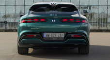 La spina si fa spazio. In Europa ormai oltre un terzo delle vendite sono di vetture che possono utilizzare energia pulita