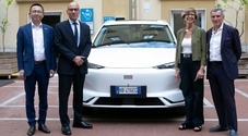 Geely, a Napoli donata EX5 elettrica e wallbox a Fondazione Foqus. La mobilit&agrave; elettrica a servizio delle persone fragili