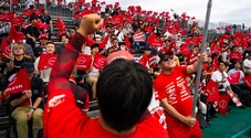 FE, la tribuna rossa dei Tokyo E-Prix per i 1.600 tifosi di Nissan: ai box con il team principal Volpe anche il Ceo Espinosa