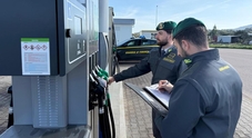 Carburanti, controlli Gdf a Roma: sequestrate oltre 10 tonnellate di combustibili irregolari