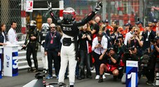 FE, la Jaguar Tcs si gioca due titoli a Londra. E celebra i successi della I-Type 7 con due imprese da Guinness