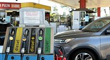 Rialzo carburanti annulla benefici sconti. Governo verso proroga taglio accise fino al 10 settembre