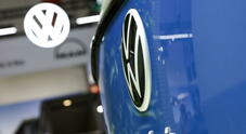 Volkswagen Group taglier&agrave; altri 50 mila posti entro il 2030. Titolo vola in Borsa (+4,9%) dopo l'ok al piano
