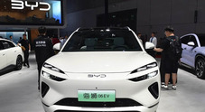 Auto elettriche, vendute 11,8 mln di Bev a livello globale tra gennaio-luglio (+6,3%). Byd resta leader