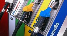 Ancora attacco al diesel: potrebbero aumentare le accise. Le possibili conseguenze Ancora attacco al diesel: potrebbero aumentare le accise. Le possibili conseguenze