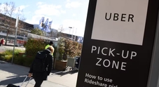 Australia, Uber dovrà risarcire operatori taxi e auto a noleggio: “Ha operato illegalmente”. Pagherà l’equivalente di 163 milioni euro