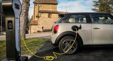 Mini elettrica, debutta in Italia la Cooper SE. Piacere di guida sempre al top e un'autonomia di 270 km