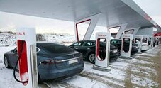 Rete caricatori Tesla per auto elettriche GM, verso standard Usa. Raggiunto un accordo tra le due case automobilistiche