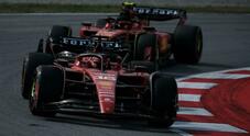 GP di Spagna, Sainz insidia Verstappen in prima fila. Leclerc cambia i pezzi e parte dalla pit lane