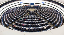 Auto, fermare o accelerare obiettivi del Green Deal europeo? Parlamento Ue spaccato