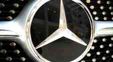 Mercedes sta richiamando un milione di auto nel mondo: «Problemi ai freni». Ecco i modelli