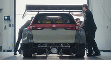 Honda CR-V Hybrid Racer, in arrivo l’ibrida da pista con 800 cv. Verrà svelata il 28 febbraio