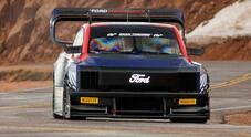 Ford trionfa alla Pikes Peak 2024 con l'F150 Lightning SuperTruck elettrico. Al volante Romain Dumas