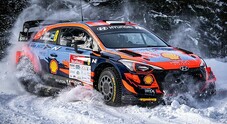 Wrc, Tänak domina le prime due prove del Rally di Finlandia. Tre Hyundai fra le prime quattro vetture