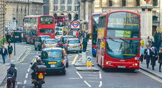 Gran Bretagna, al bando auto a benzina e diesel dal 2030. Johnson lancia la rivoluzione ambientale