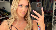 Chiara Ferragni, la linea scuola con astucci, quaderni e diari è sold out.  Ecco il prezzo. Fan furiosi: «Non è possibile»