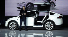 Tesla, l'America dà la scossa: cresce il successo della casa che propone modelli solo a batterie