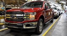 Ford, per fronteggiare la crisi dei chip veicoli prodotti in Usa senza parti e completati dopo stoccaggio