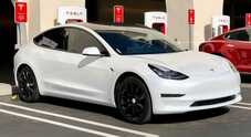 Tesla, maxirichiamo di 700.000 auto in Cina e Usa. Problemi al bagagliaio su Model 3 e Model S