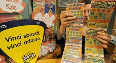 Gratta 5 euro e ne vince 100mila, la dea bendata bacia un 30enne: «Salderò  il mutuo»