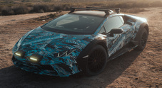 Lamborghini svela nuove immagini della Huracán a ruote alte. La sportiva che non teme lo sterrato