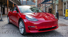 Tesla, con una Model Y rossa supera il traguardo di un milione di elettriche prodotte