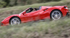 Il sogno si apre, un Cavallino al vento: tutta la bellezza della Ferrari 488 Spider