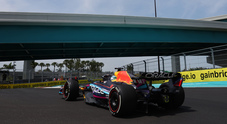 GP di Miami, prove libere 2: Verstappen e la Red Bull tornano al comando davanti alle due Ferrari, ma Leclerc sbatte