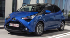 Nuova Aygo, comoda e agile. La citycar Toyota rinnovata nel look, migliora performance e maneggevolezza