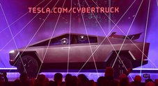 Tesla, prenotazioni Cybertruck a quota 250mila. Il pickup alla Blade Runner arriverà nel 2022