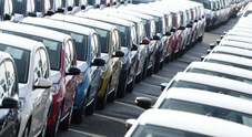 Mercato auto, -2,8% le immatricolazioni a marzo in Europa. Stellantis in calo dell'8,7%