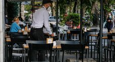 Cappuccino senza schiuma, sullo scontrino 10 centesimi in più. Il barista:  «Ho usato più latte»