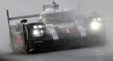 Le Mans, la Porsche 919 di Hartley in testa ma la Toyota c'è. In GT duello Ford-Porsche