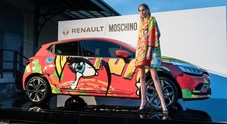 Renault Clio Moschino, la best seller francese seduce anche in passerella