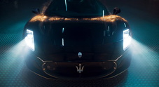 Maserati, l'intrigante MC20 Notte conquista anche David Beckham