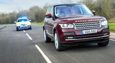 Jaguar Land Rover, guida autonoma da piloti, più che da robot