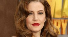 Filha de Lisa Marie Presley faz tatuagem em homenagem ao irmão, Benjamin  Keough, que cometeu suicídio