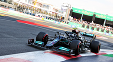 La Mercedes si riscatta e piazza in prima fila Bottas e Hamilton. Verstappen è terzo, delusione Ferrari