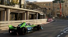 Cassidy e la Envision spodestano Wehlrein e Porsche nel Principato di Monaco, secondo vittoria di fila per il pilota kiwi