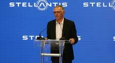 All'ex ceo di Stellantis salario da 23 milioni nel 2024. Per Tavares anche una buonuscita di 12 milioni