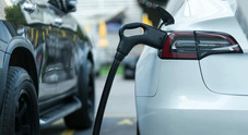 Germania, a febbraio elettriche in crescita (+31%) ma mercato in calo: -6,4%. Tesla crolla (-76%), Ds e Byd accelerano