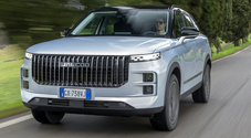 Jaecoo 7 Super Hybrid: il plug-in da 1.200 km di autonomia totale. Forme originali e tanta tecnologia