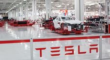 Tesla, operai fabbrica accusano azienda di razzismo: «Usate procedure discriminatorie